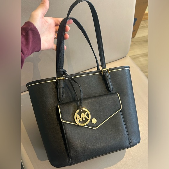 Michael Kors Purse - Picture 1 of 8